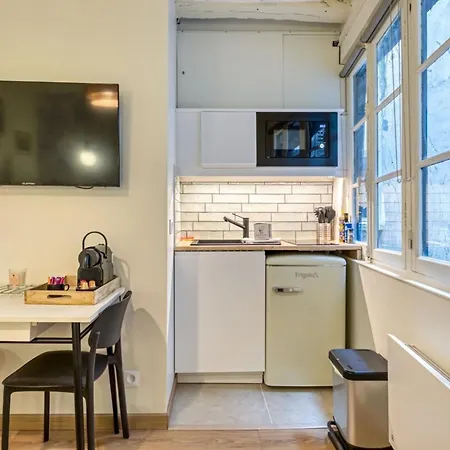 Petit Vicomte Joli Place Du Vieux Marche Apartment